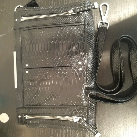 Vintage Calvin Klein SnakeSkin Bag - Picture 2 of 9